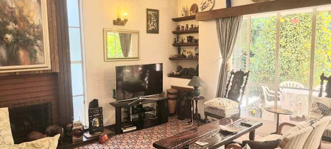 caroline's room