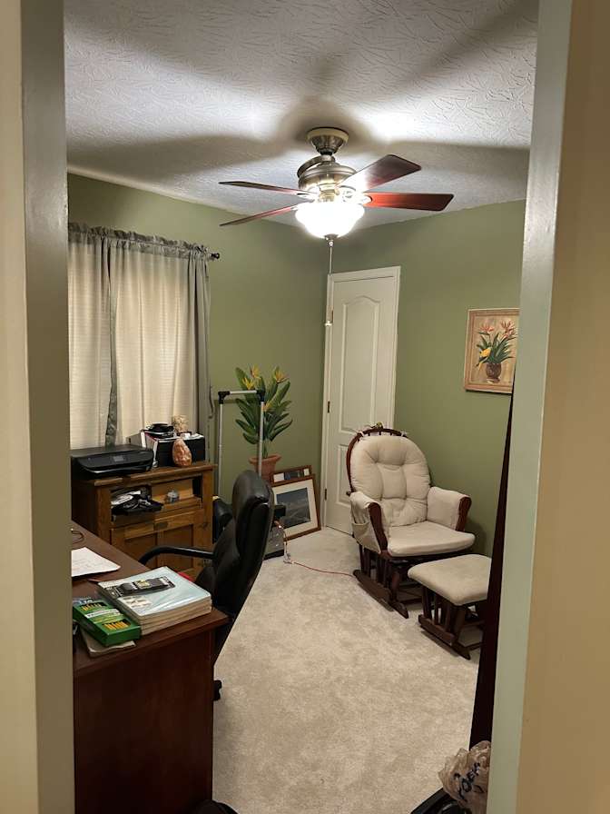 Leslie's room