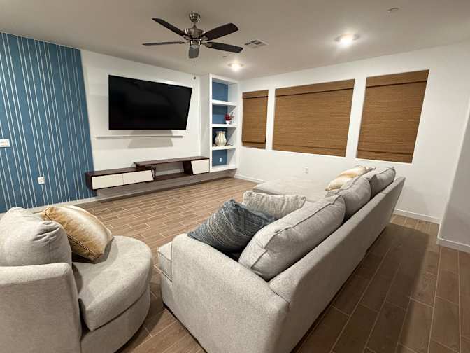 Lan's room