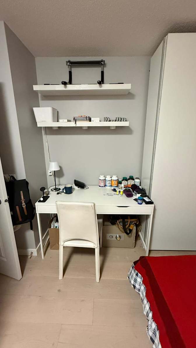 Reza's room