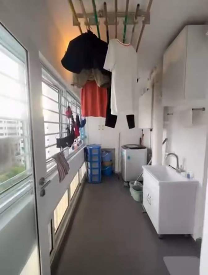 Lee's room