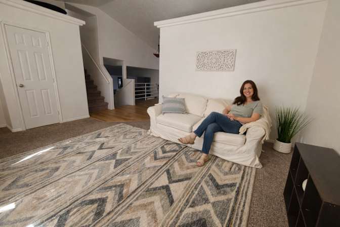 Leslie's room