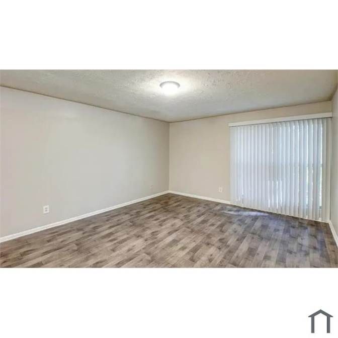 Alcove Rooms's room