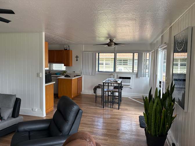 robert desrochers's room