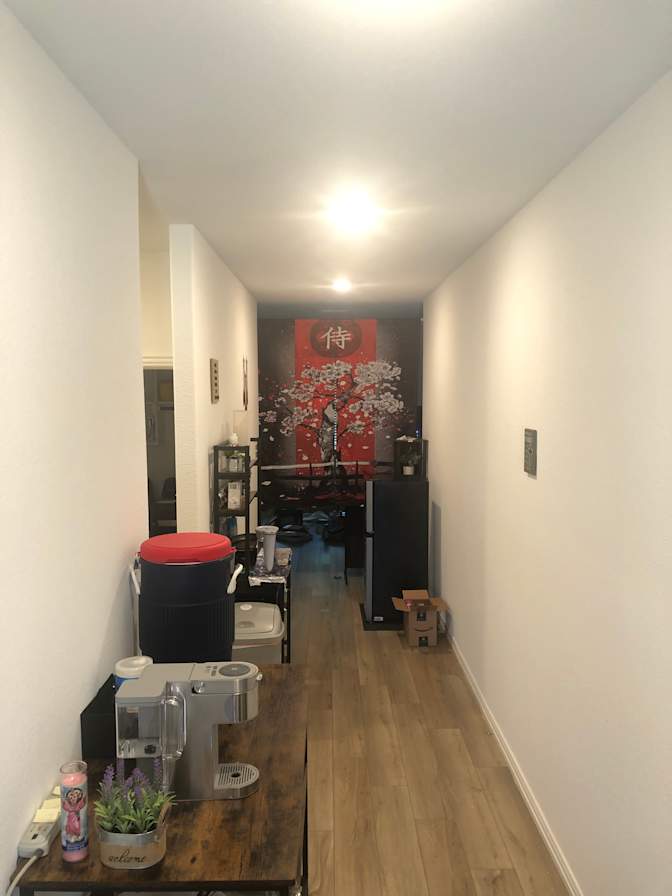 Vai's room