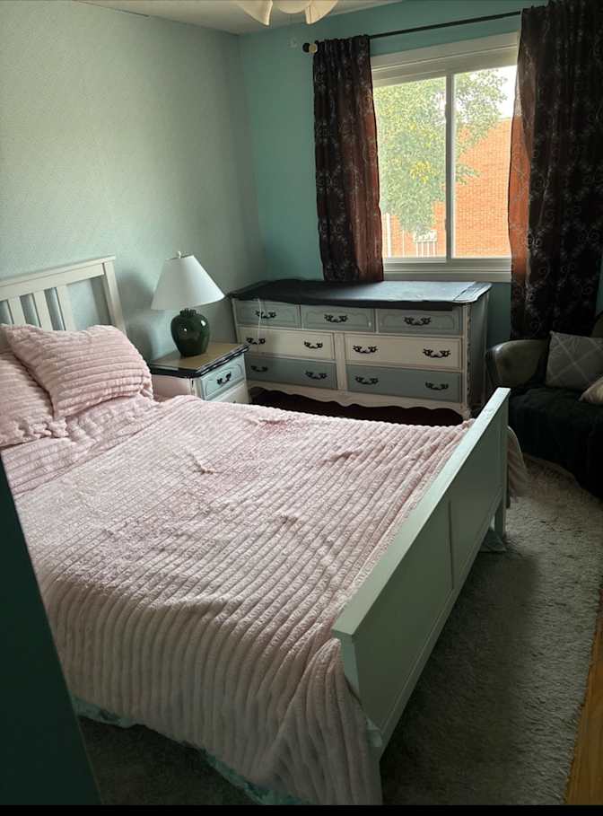 D's room