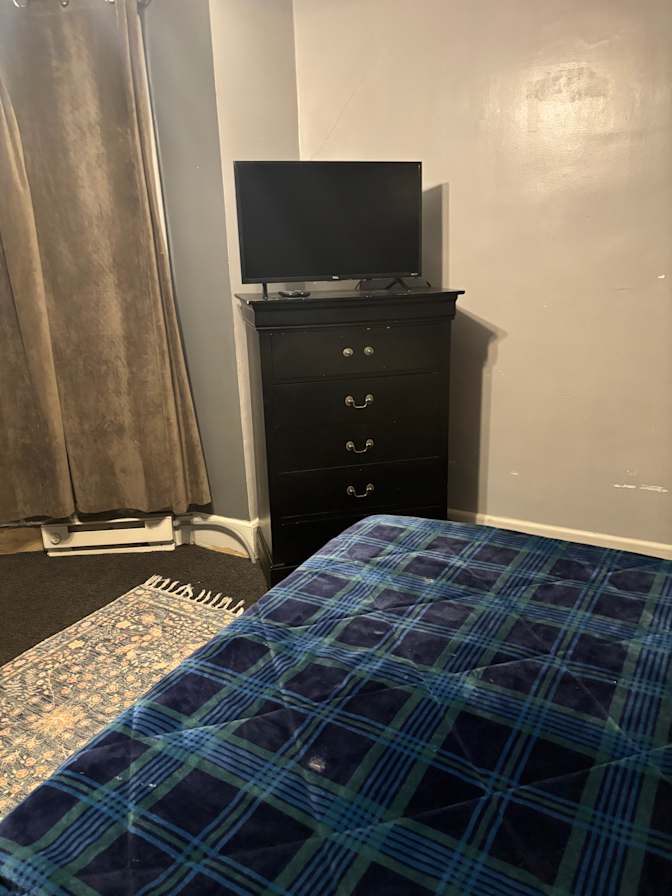dee's room