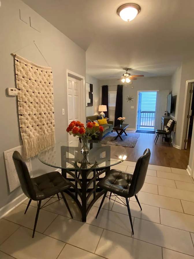 Alcove Rooms's room