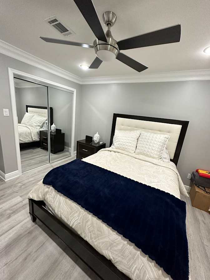 Rolando's room