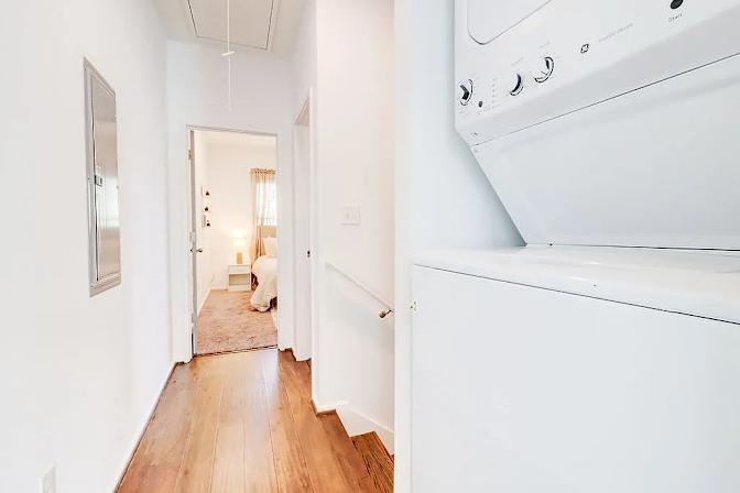 Alcove Rooms's room