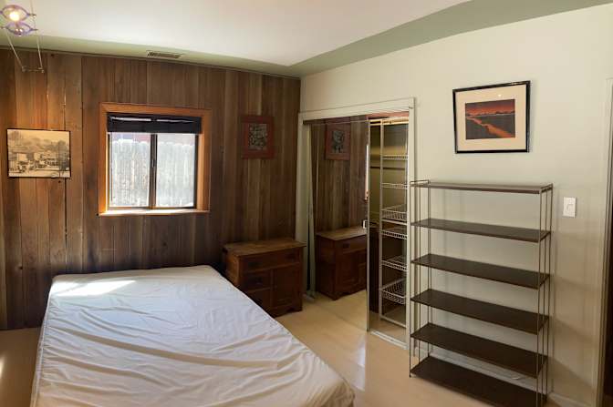 R's room