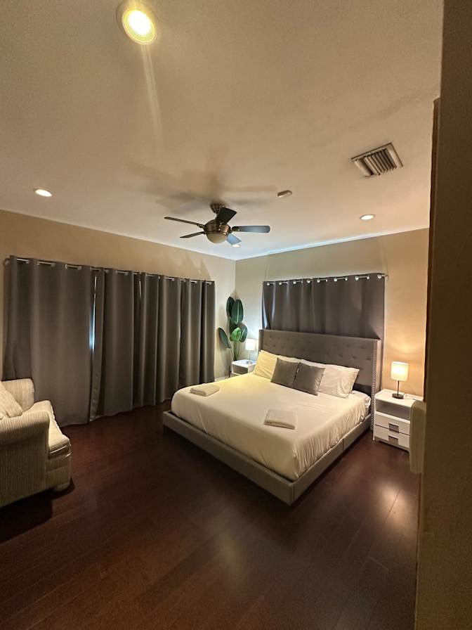 Greyvi's room
