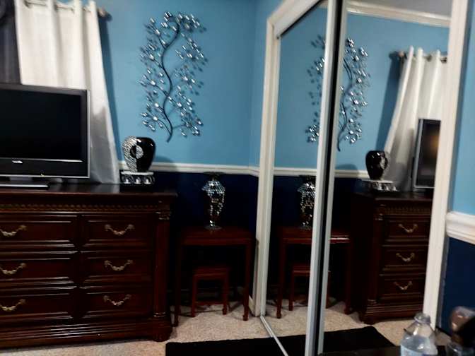 Eva's room