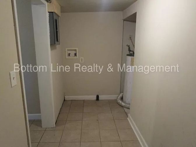 Alcove Rooms's room