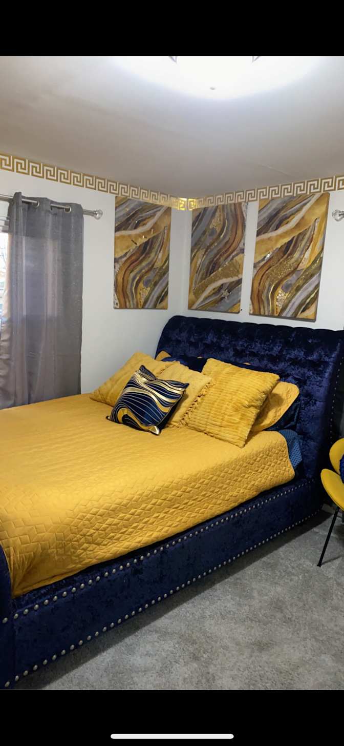 Essence's room