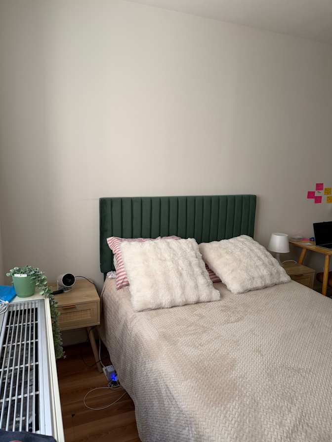 Eva's room