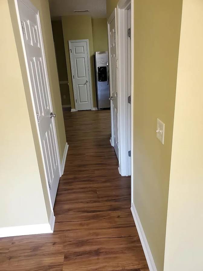 Alcove Rooms's room