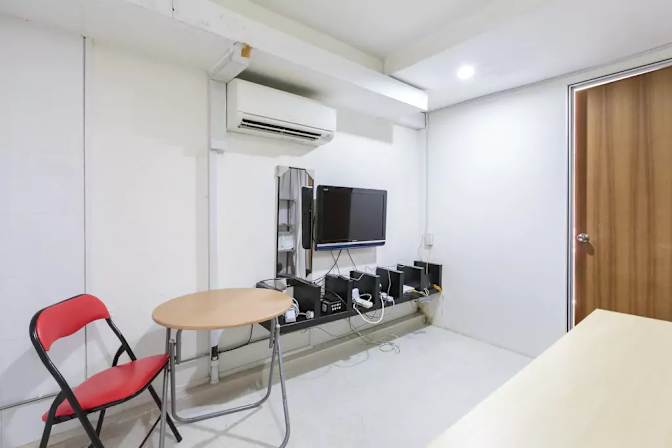Roomy's room