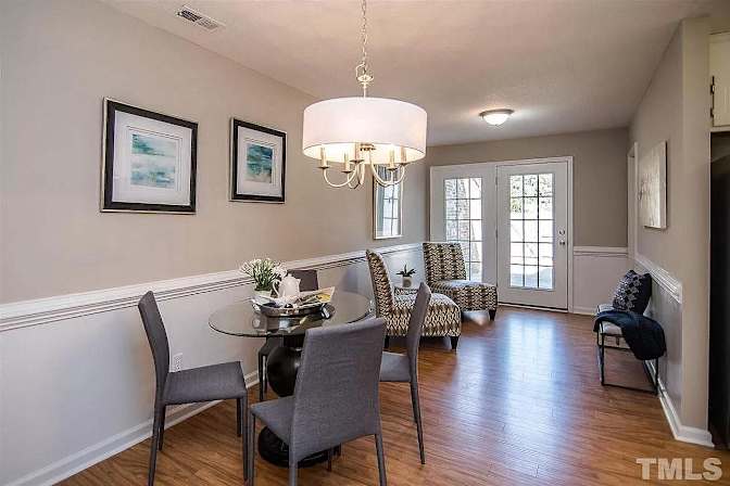 Alcove Rooms's room