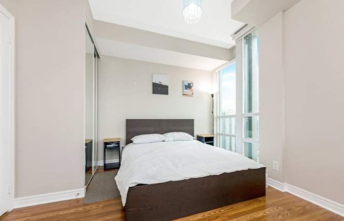 Thomas's room