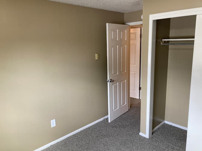 Gray's room