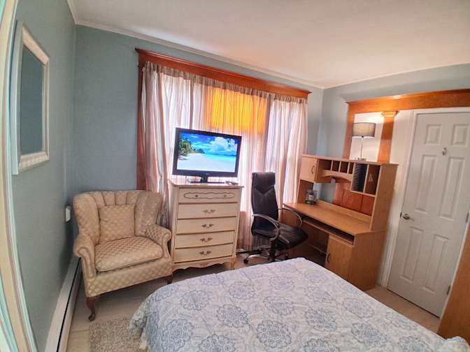 Jun's room