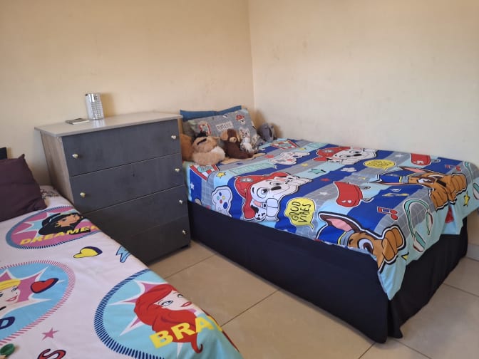 LIZEL-MARIE MICHELL HENDRIKS's room