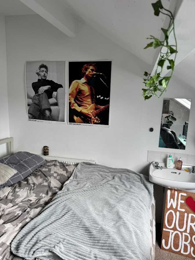 Isobel's room