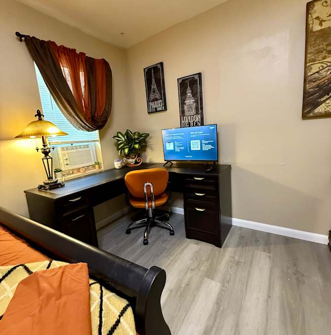 Shawn Harris's room