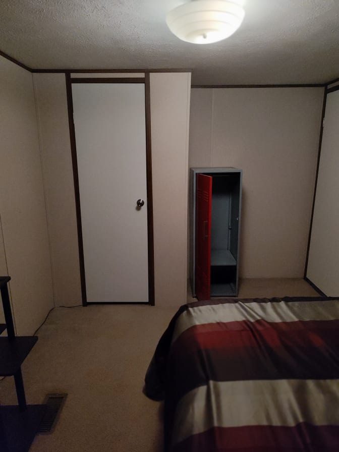 Shameek Ragland's room