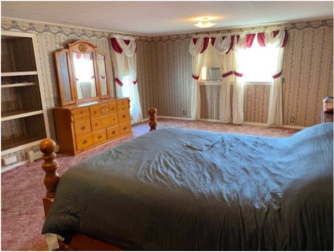 Louis's room