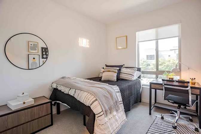 V's room