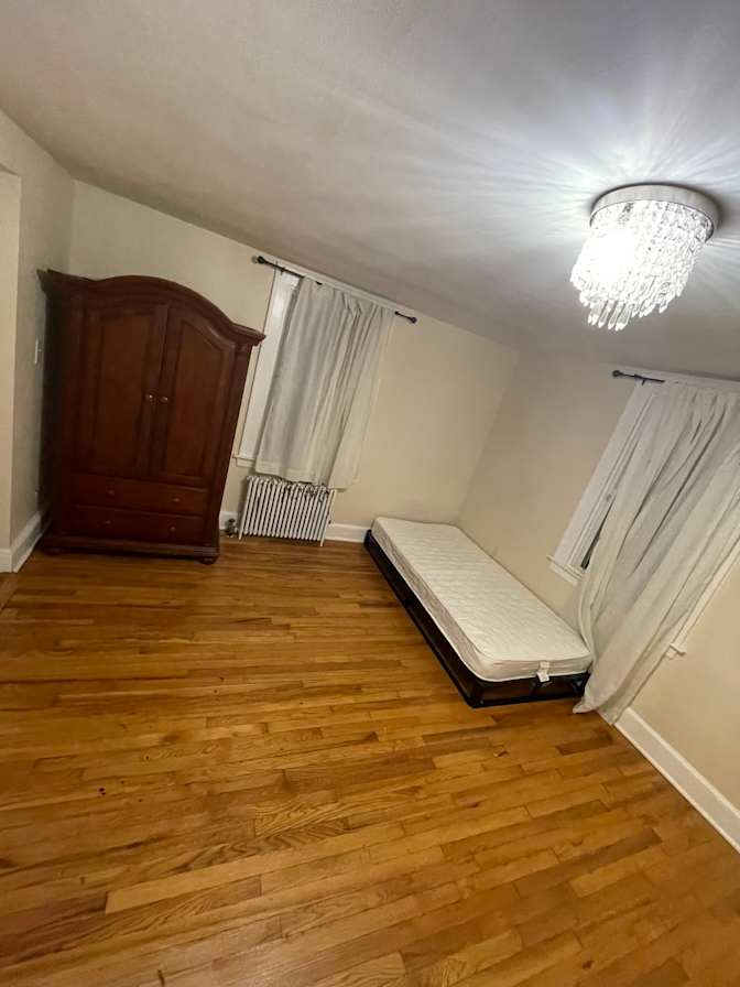 sam's room