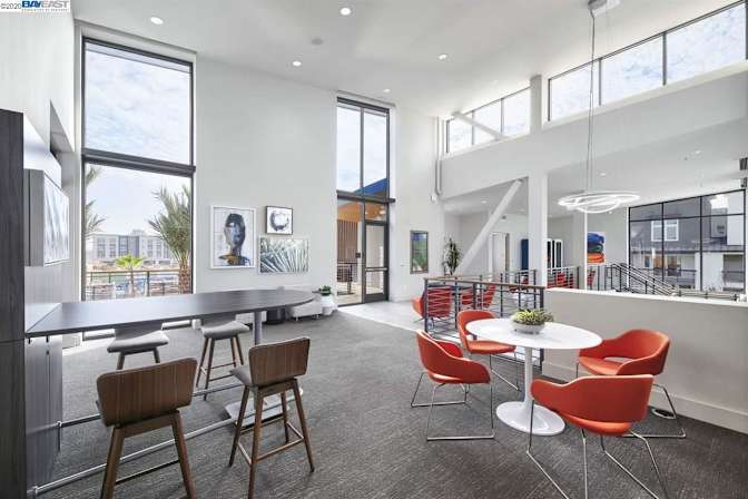 Golden Gate Rentals's room
