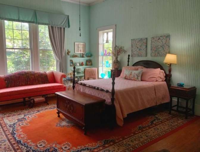 Courtney's room