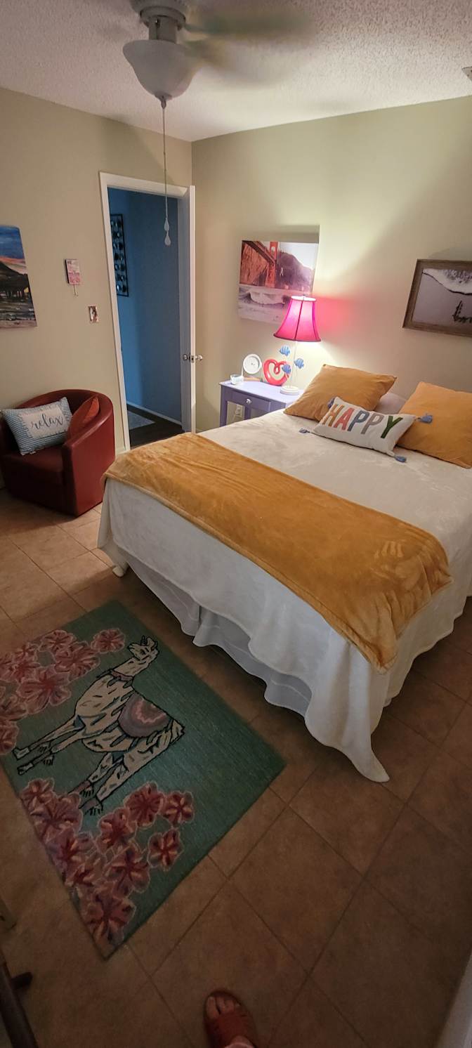 Lyne lheureux's room