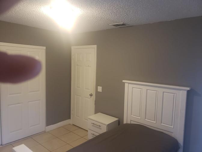 Enrique's room