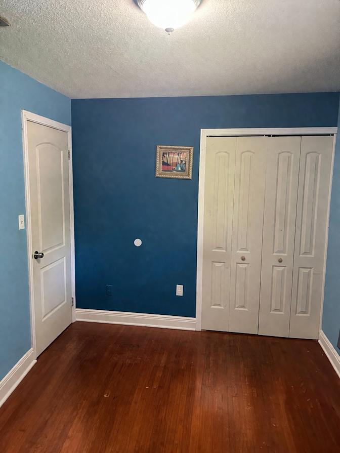 Enrique's room
