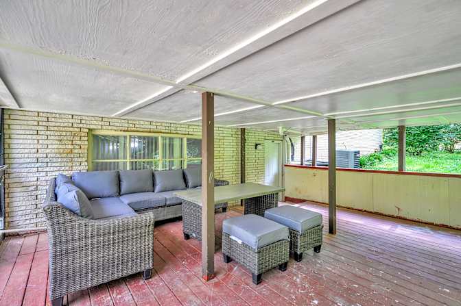 lifedoorrentals's room