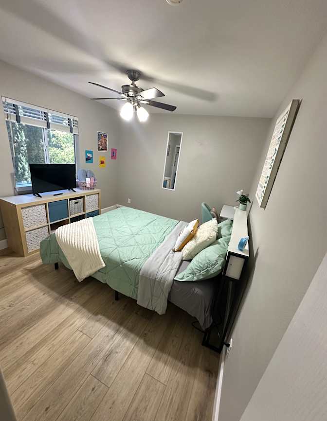 TheOakVista's room