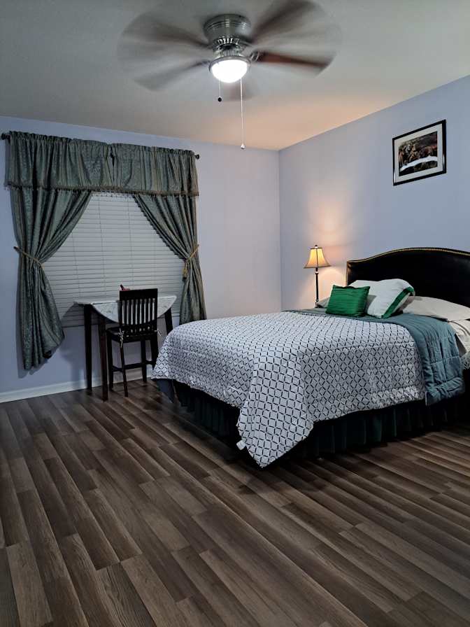 CHRISTY  KETSDEVER's room