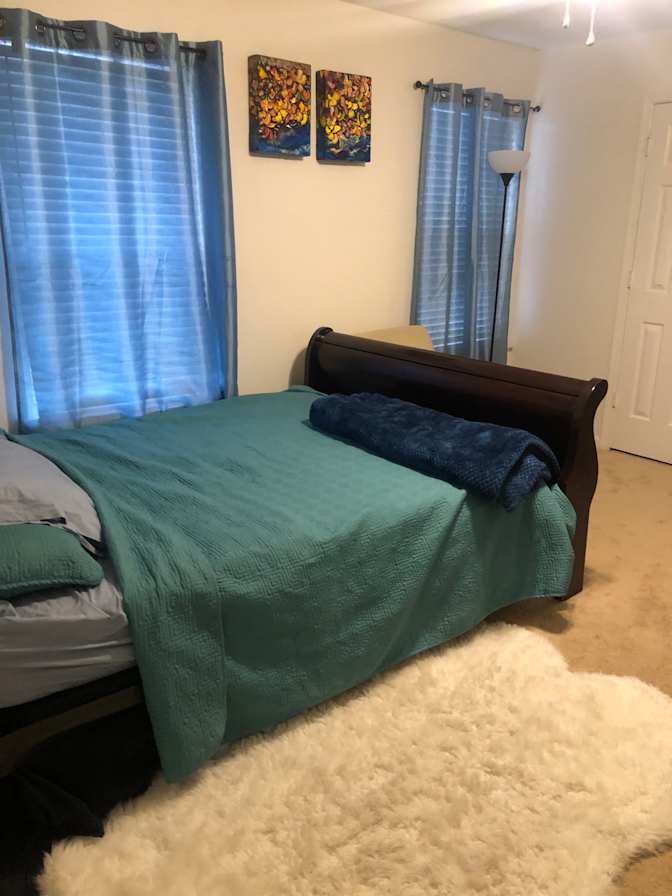 Dee's room