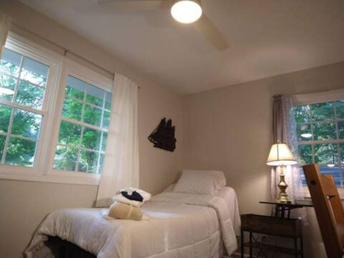 Alcove Rooms's room
