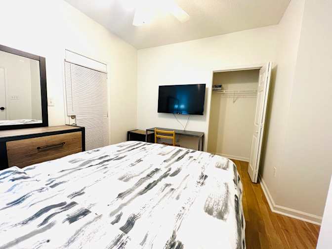 Jun's room