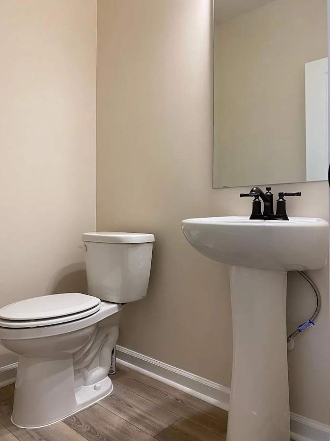 Alcove Rooms's room