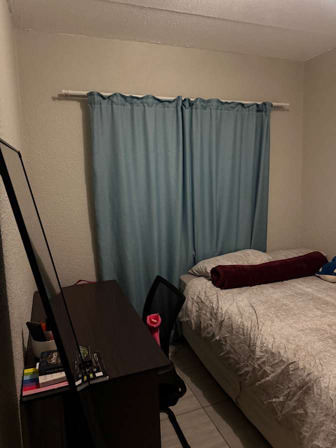 Inno's room