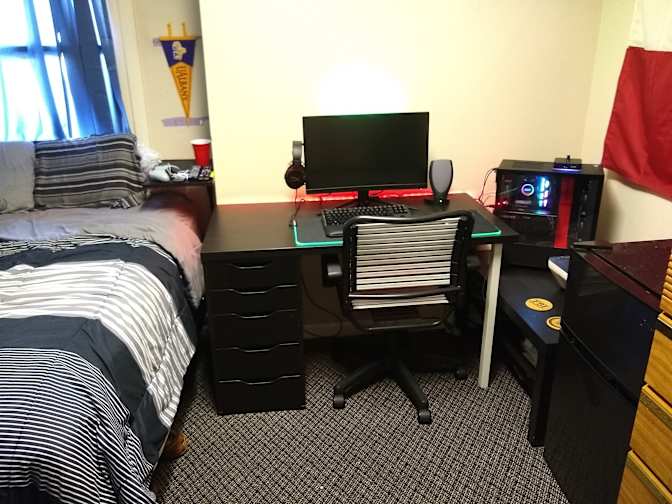 Yong's room