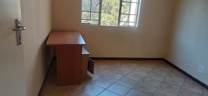 Nkhesani's room