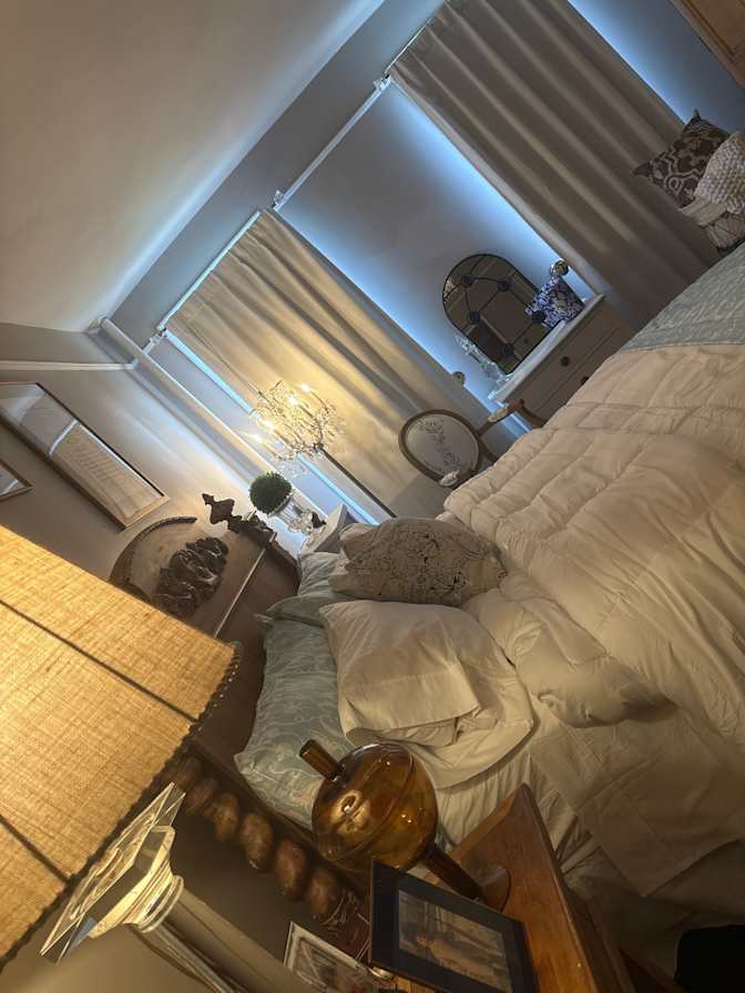 Wanda Cortes's room