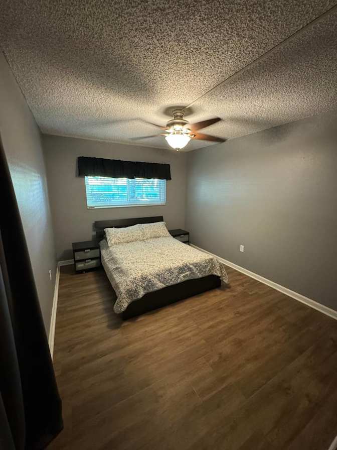 Luis's room